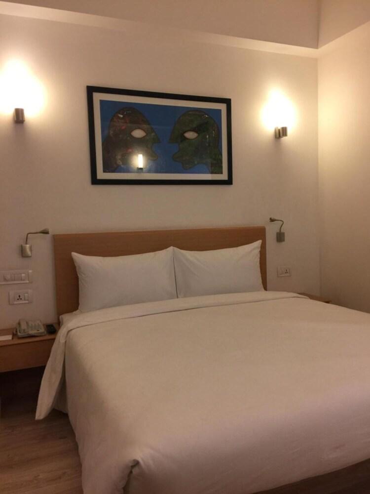 Red Fox By Lemon Tree Hotels, Sector 60, Gurugram Gurgaon Exterior foto