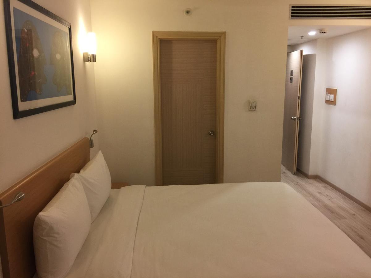 Red Fox By Lemon Tree Hotels, Sector 60, Gurugram Gurgaon Exterior foto